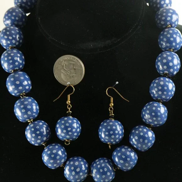 KAZURI Beads Candy TingTing 18 inch Blue/White Necklace + Earrings + Bracelet - Picture 4 of 11